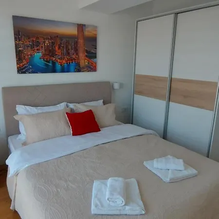Apartment We *